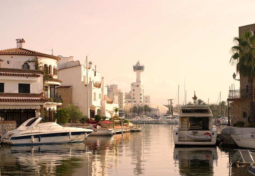 Apartaments Can Gibert Castello  D'Empuries Eksteriør billede